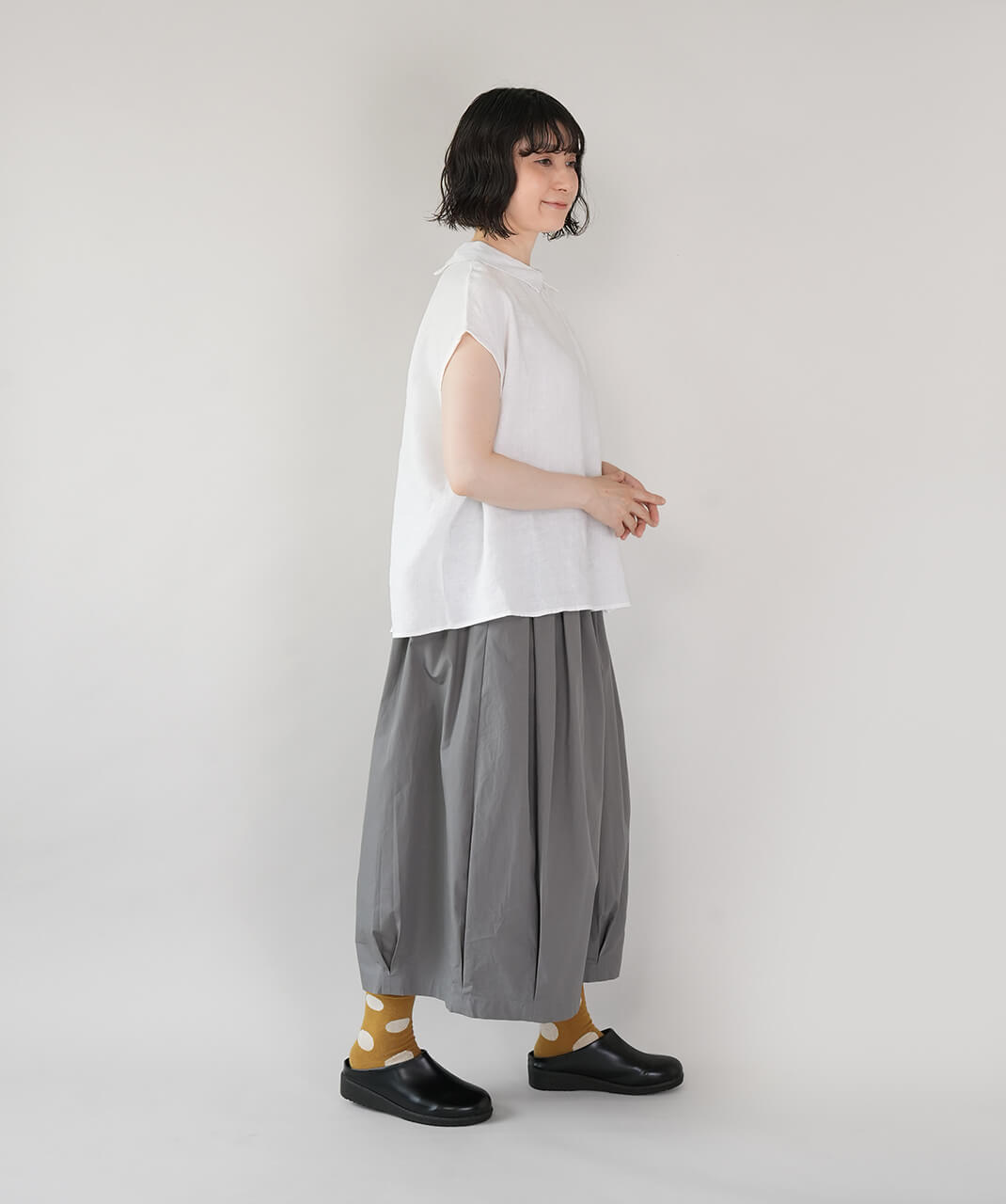 30％off】mumokutekiリネンのノースリーブブラウス | mumokuteki