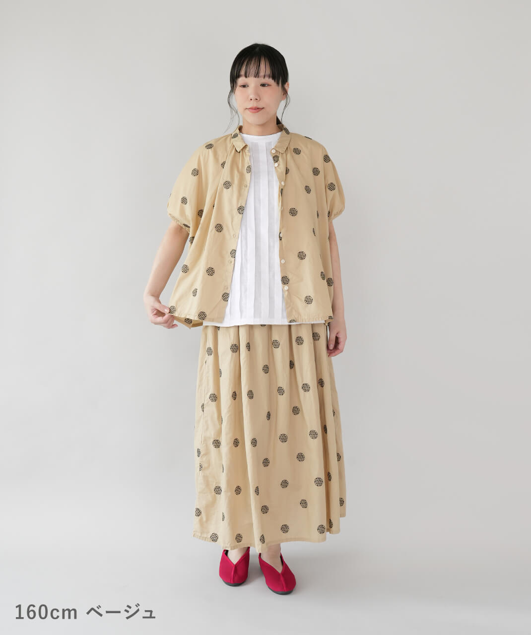 mumokutekiドット刺繍のワイドギャザーシャツ | mumokutekiオンライン