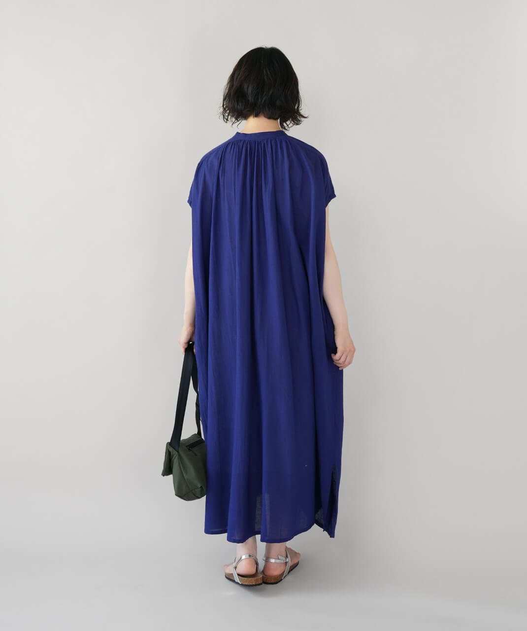 mumokutekiコットンリネンのフレンチギャザーワンピース | mumokuteki