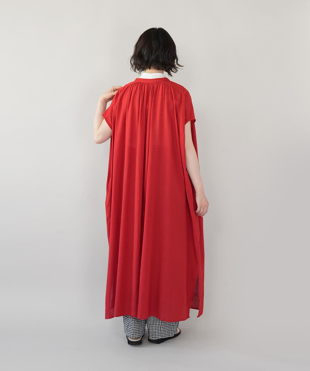 mumokutekiコットンリネンのフレンチギャザーワンピース | mumokuteki