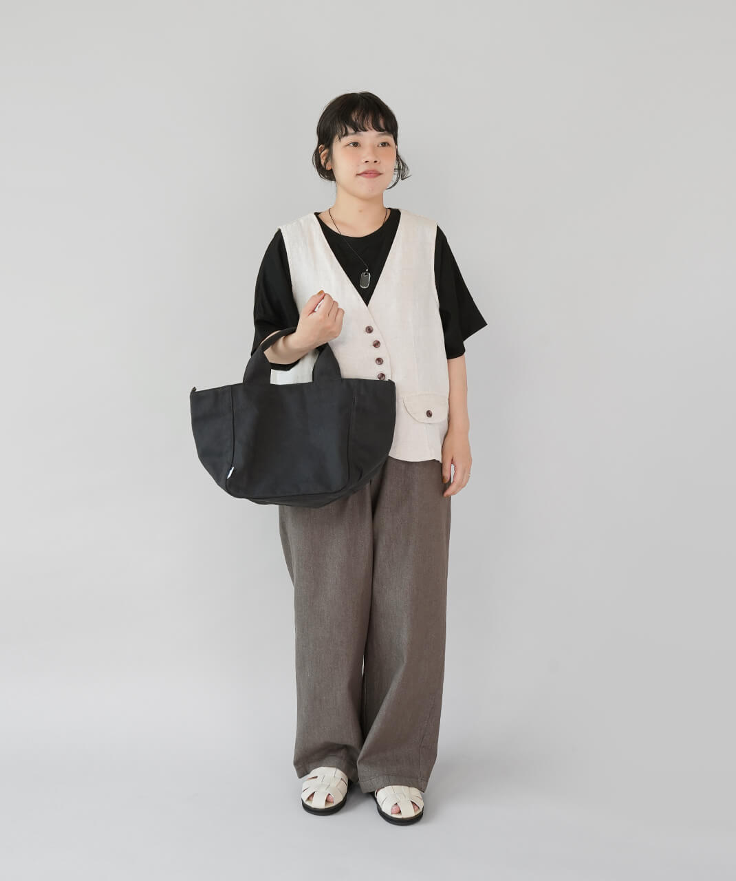 mumokutekiコットンリネンのタックワイドパンツ | mumokuteki