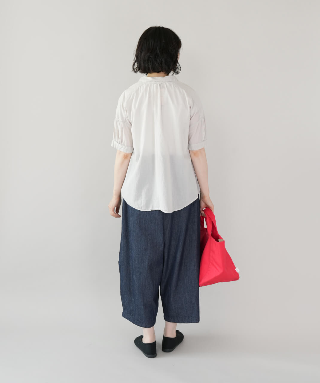 mumokutekiコットンデニムのワイドサルエルパンツ | mumokuteki