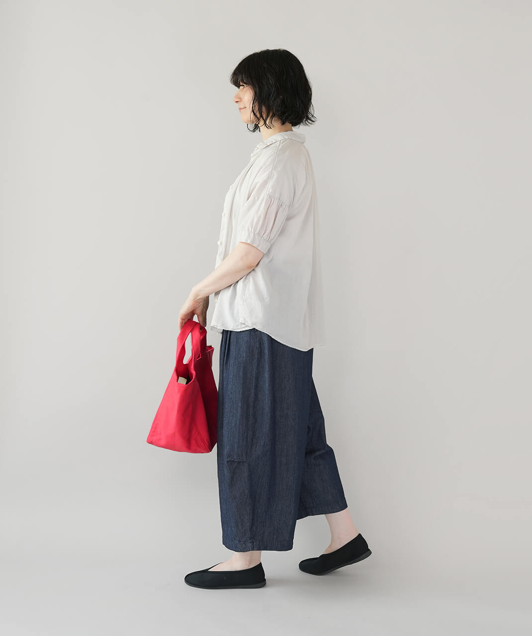 mumokutekiコットンデニムのワイドサルエルパンツ | mumokuteki