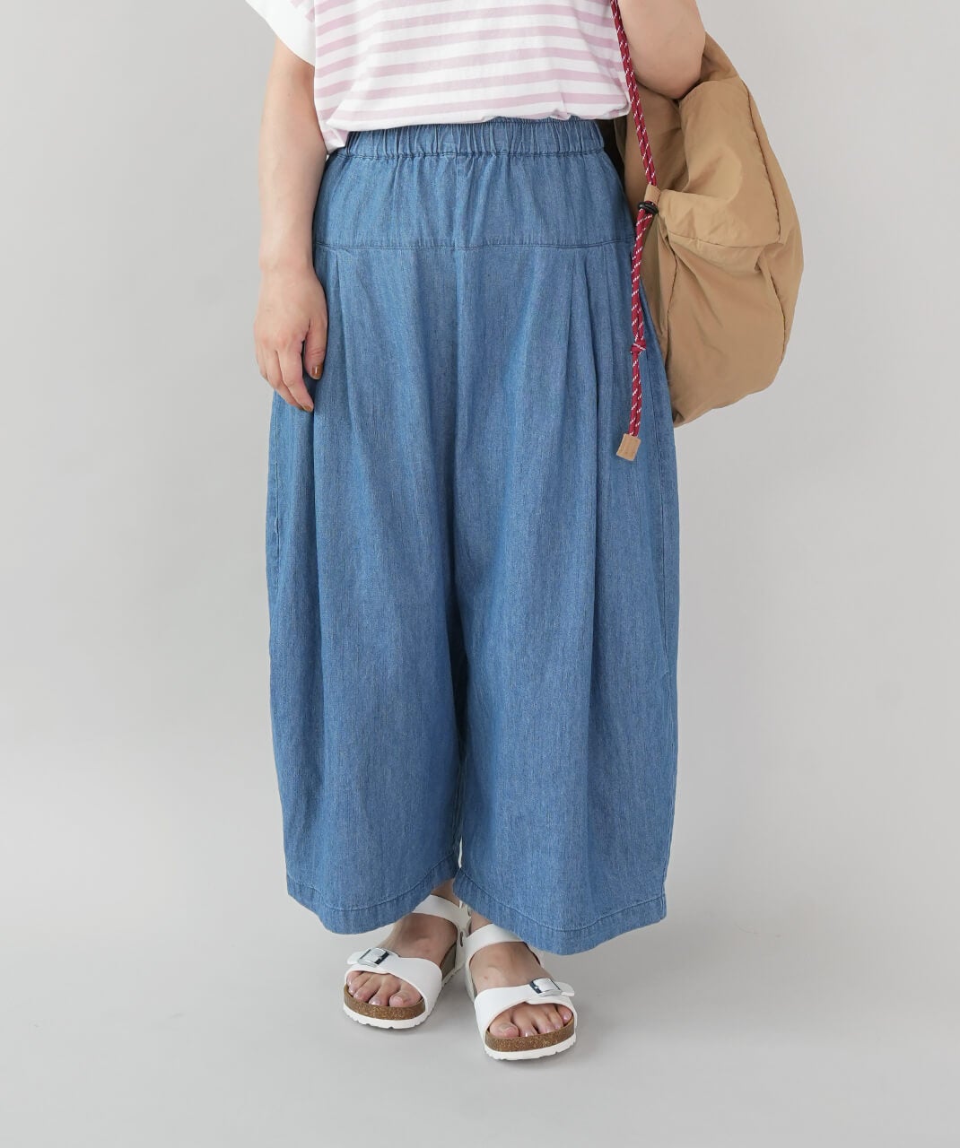 mumokutekiコットンデニムのワイドサルエルパンツ | mumokuteki