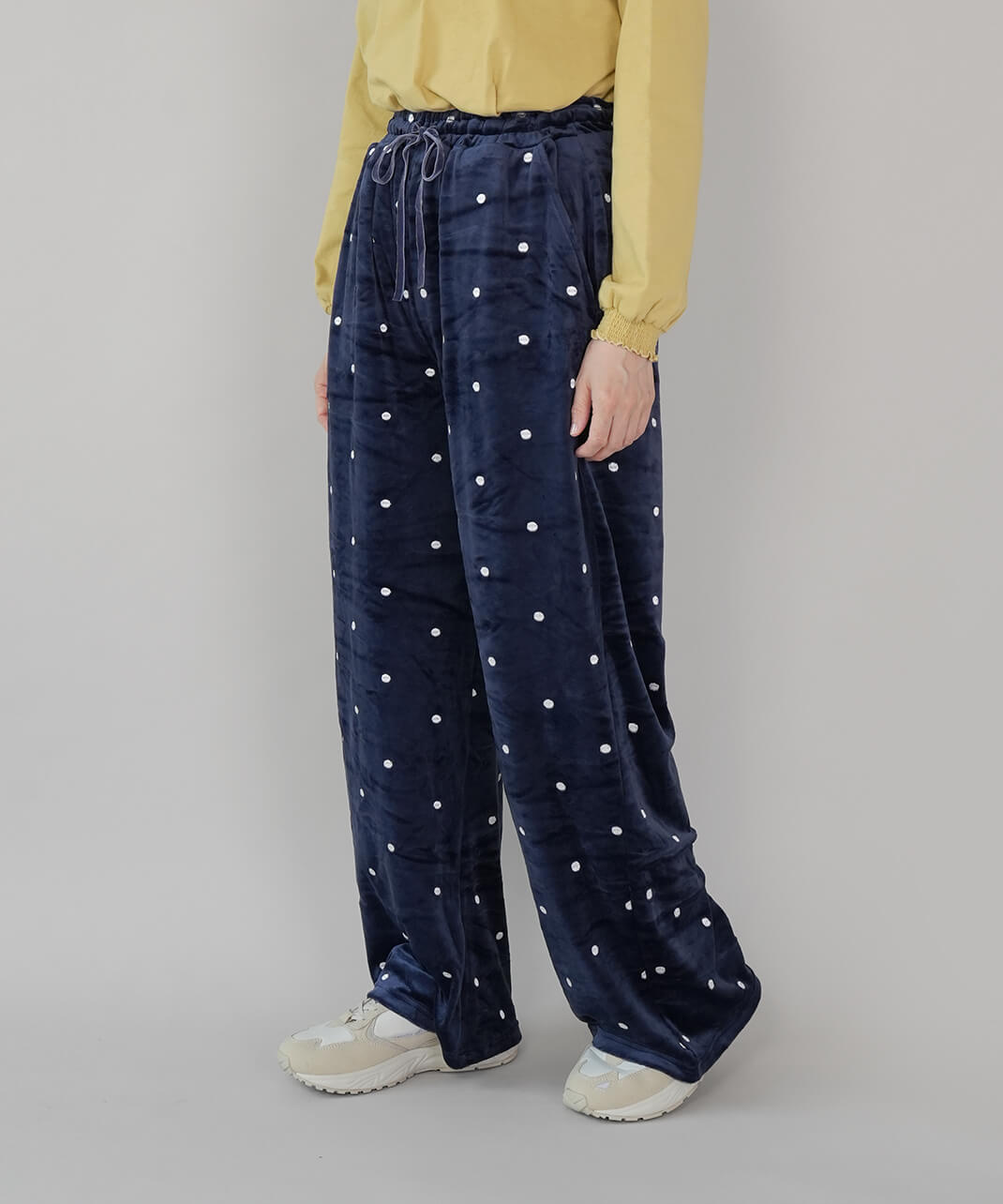 AUGドット刺繍のベロアパンツ | mumokutekiオンラインストア